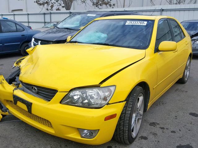 JTHBD182910009174 - 2001 LEXUS IS 300 YELLOW photo 2