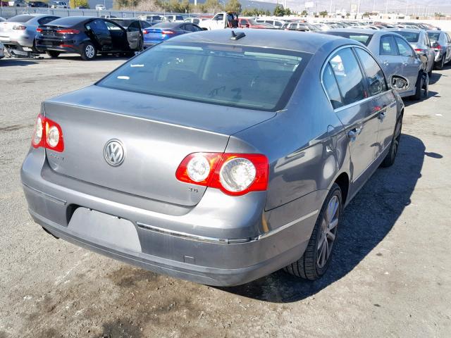 WVWEU73CX6P053815 - 2006 VOLKSWAGEN PASSAT 3.6 GRAY photo 4