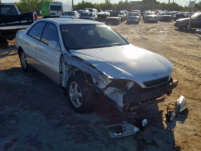 JT8BF28G0W5025897 - 1998 LEXUS ES 300 WHITE photo 1