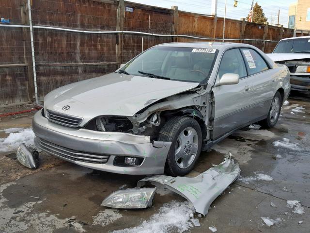 JT8BF28G210321591 - 2001 LEXUS ES 300 SILVER photo 2