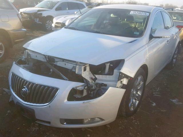 2G4GS5EV9D9154921 - 2013 BUICK REGAL PREM WHITE photo 2