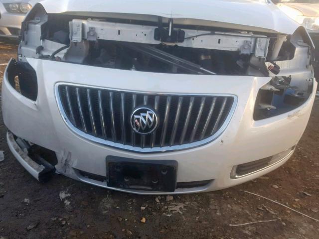 2G4GS5EV9D9154921 - 2013 BUICK REGAL PREM WHITE photo 9