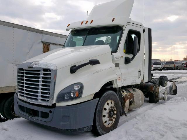 1FUJGED56GLHA3847 - 2016 FREIGHTLINER CASCADIA 1 WHITE photo 2