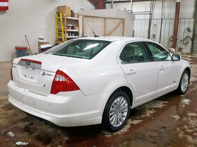 3FADP0L33BR124050 - 2011 FORD FUSION HYB WHITE photo 4