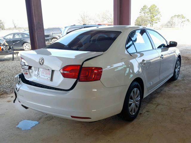3VW2K7AJ3DM431189 - 2013 VOLKSWAGEN JETTA BASE WHITE photo 4