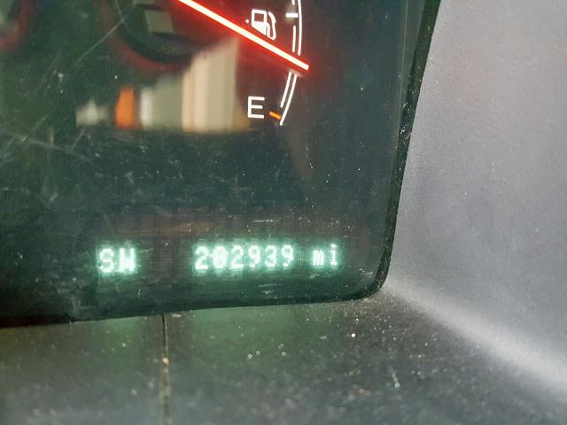 5LMFU28R04LJ32461 - 2004 LINCOLN NAVIGATOR BLACK photo 8