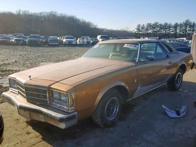 4J57C7G119204 - 1977 BUICK REGAL GOLD photo 2