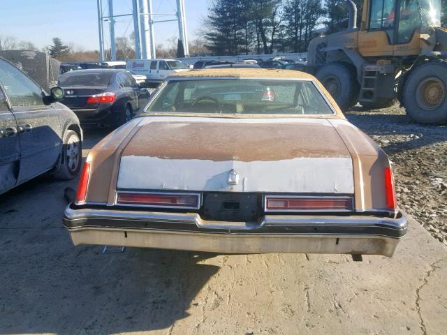 4J57C7G119204 - 1977 BUICK REGAL GOLD photo 9