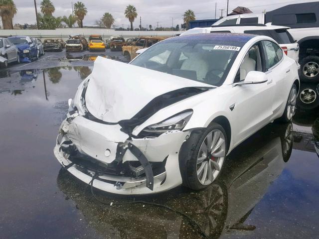 5YJ3E1EB1JF082239 - 2018 TESLA MODEL 3 WHITE photo 2