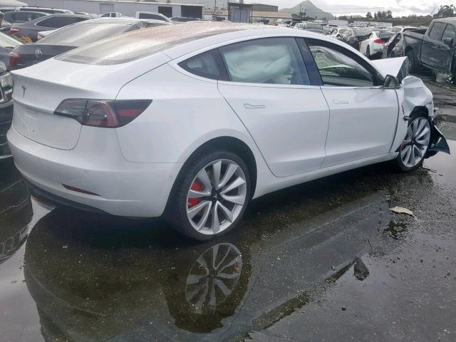 5YJ3E1EB1JF082239 - 2018 TESLA MODEL 3 WHITE photo 4