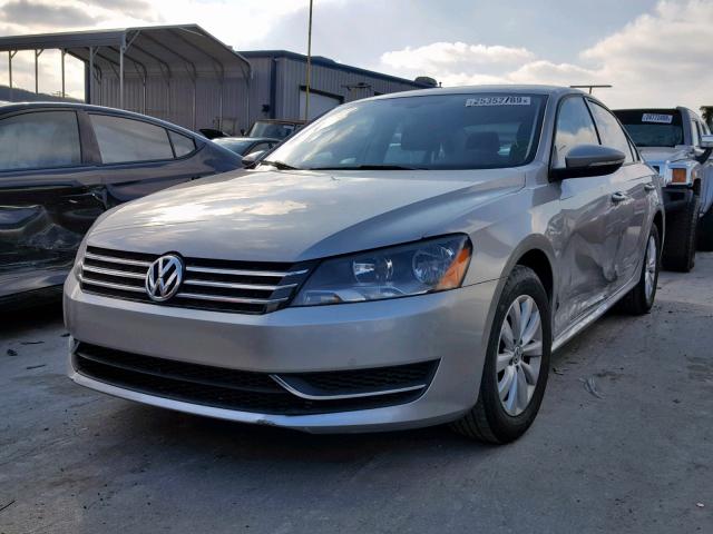 1VWAP7A38CC091892 - 2012 VOLKSWAGEN PASSAT S SILVER photo 2