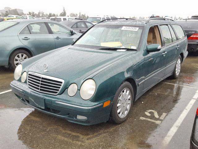 WDBJH65J31B346355 - 2001 MERCEDES-BENZ E 320 GREEN photo 2