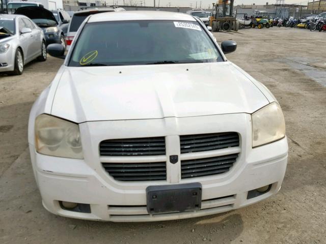 2D4FV47V77H666110 - 2007 DODGE MAGNUM SXT WHITE photo 10