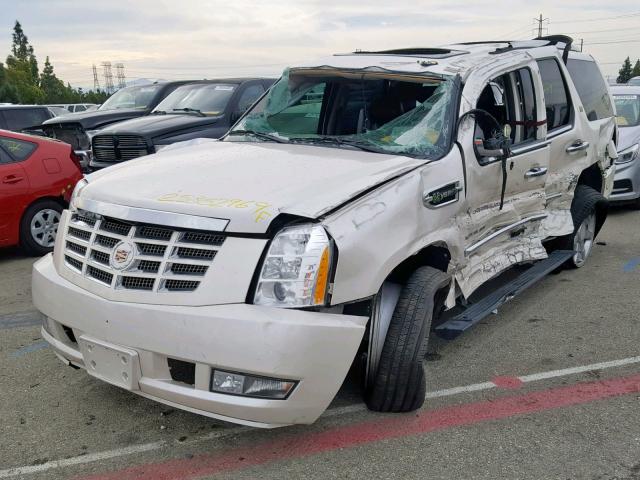 1GYUCEEJ6AR245836 - 2010 CADILLAC ESCALADE H CREAM photo 2