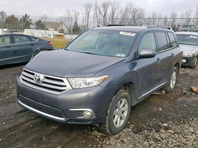 5TDBK3EH8DS235915 - 2013 TOYOTA HIGHLANDER GRAY photo 2