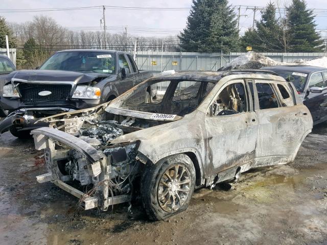 1C4PJMLB6KD287453 - 2019 JEEP CHEROKEE L BURN photo 2