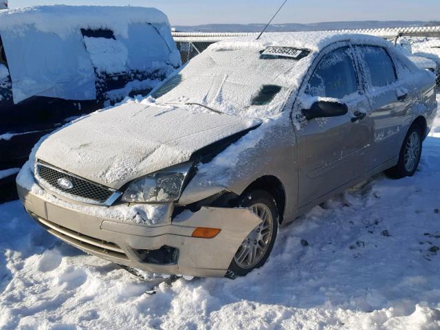 1FAFP34N47W108292 - 2007 FORD FOCUS ZX4 BEIGE photo 2