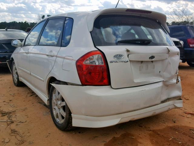 KNAFE161665344765 - 2006 KIA SPECTRA5 WHITE photo 3