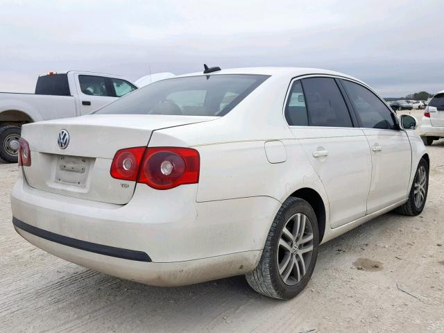 3VWDT71K56M728272 - 2006 VOLKSWAGEN JETTA TDI WHITE photo 4