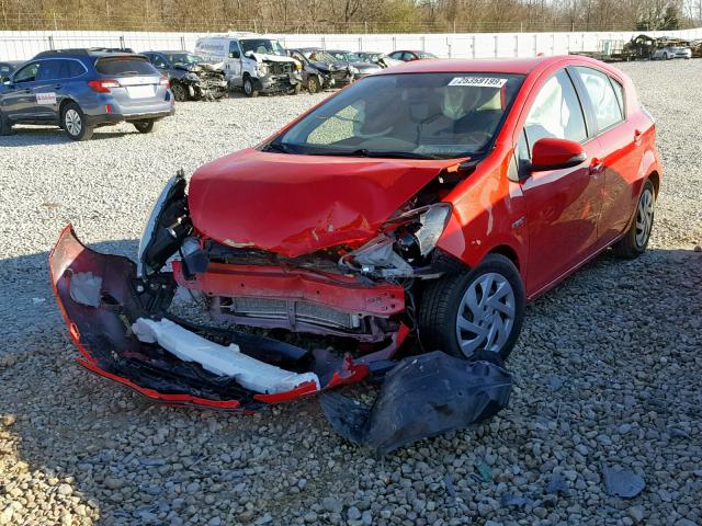 JTDKDTB31F1092258 - 2015 TOYOTA PRIUS C RED photo 2