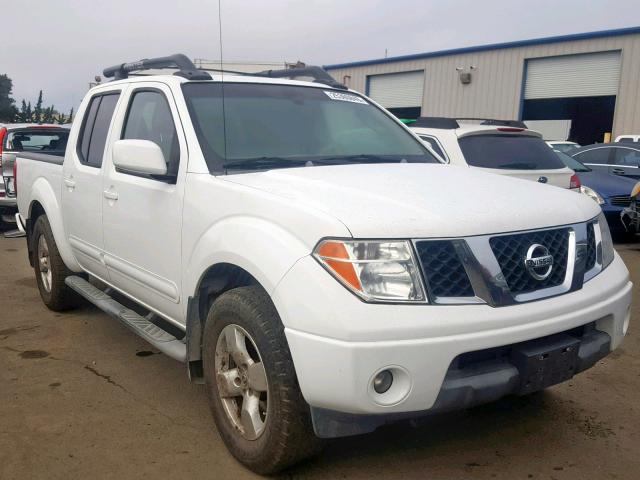 1N6AD07W35C405131 - 2005 NISSAN FRONTIER C WHITE photo 1