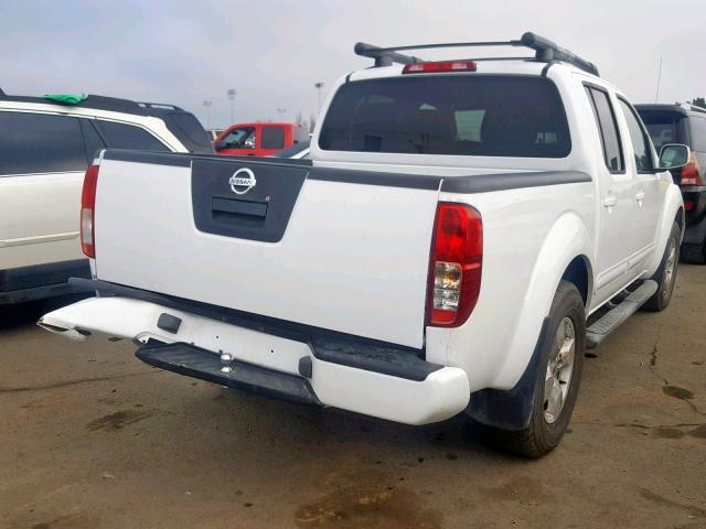 1N6AD07W35C405131 - 2005 NISSAN FRONTIER C WHITE photo 4