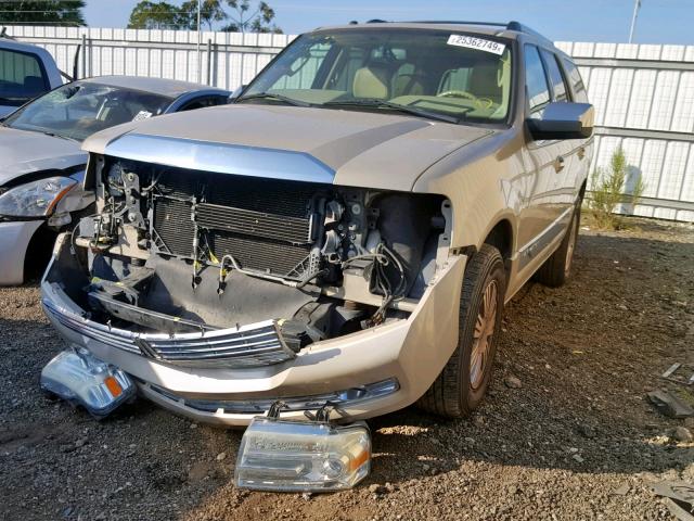 5LMFU27567LJ13643 - 2007 LINCOLN NAVIGATOR CREAM photo 2
