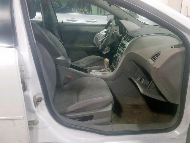 1G1ZB5EB3AF312362 - 2010 CHEVROLET MALIBU LS WHITE photo 5