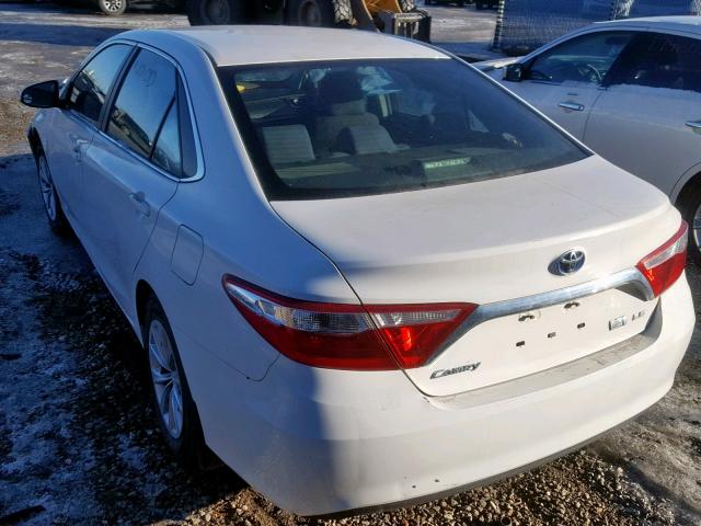 4T1BD1FKXFU149685 - 2015 TOYOTA CAMRY HYBR WHITE photo 3