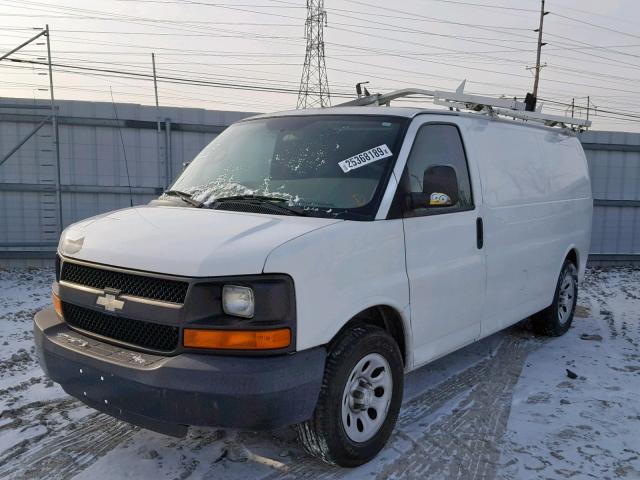 1GCFG15X991103877 - 2009 CHEVROLET EXPRESS G1 WHITE photo 2