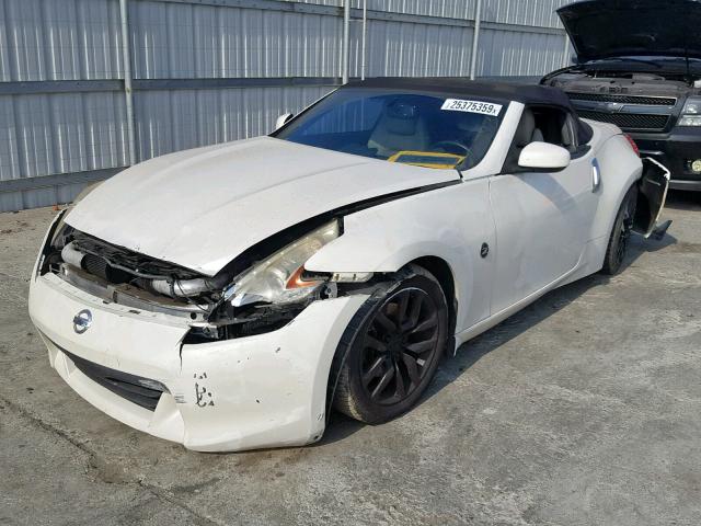 JN1AZ4FH2AM301848 - 2010 NISSAN 370Z WHITE photo 2