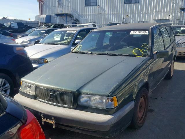 YV1LW5541V2313133 - 1997 VOLVO 850 GREEN photo 2