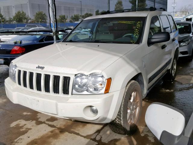 1J4GR48K55C678759 - 2005 JEEP GRAND CHER WHITE photo 2