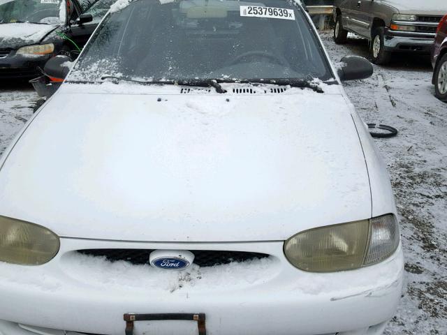 KNJLT06H9V6201480 - 1997 FORD ASPIRE WHITE photo 9