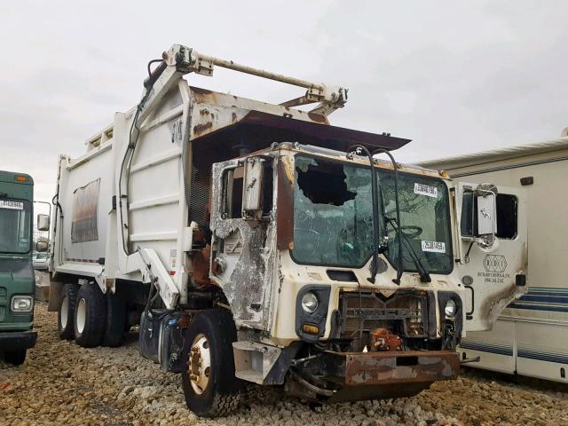 1M2AV04C2DM010114 - 2013 MACK 600 MRU600 WHITE photo 1