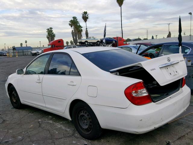 JTDBE32K720040136 - 2002 TOYOTA CAMRY LE WHITE photo 3