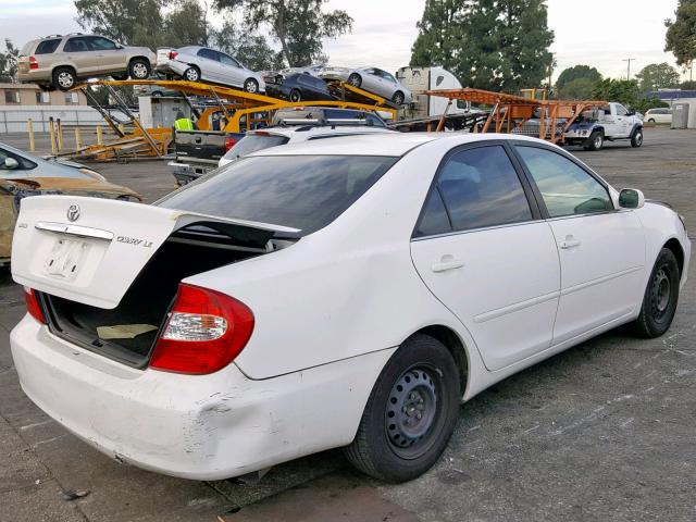 JTDBE32K720040136 - 2002 TOYOTA CAMRY LE WHITE photo 4
