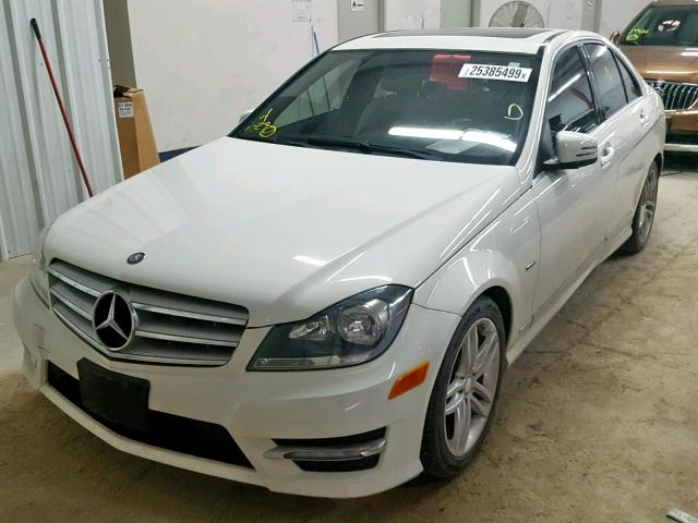 WDDGF4HB1CR212230 - 2012 MERCEDES-BENZ C 250 WHITE photo 2