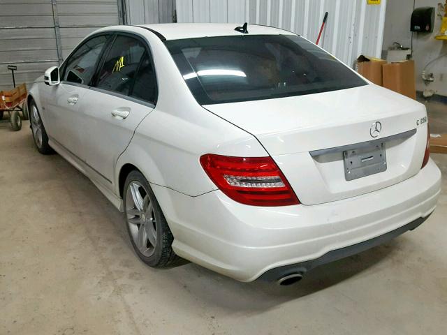 WDDGF4HB1CR212230 - 2012 MERCEDES-BENZ C 250 WHITE photo 3