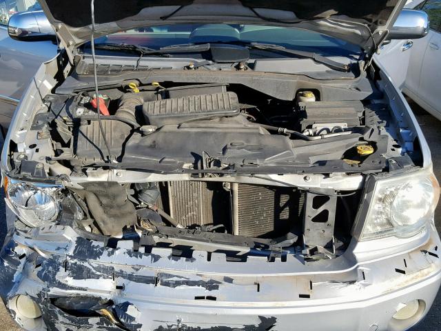 1A8HX58P07F535150 - 2007 CHRYSLER ASPEN LIMI SILVER photo 7