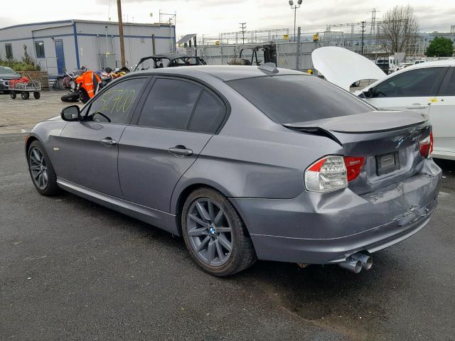 WBAPH53589A438071 - 2009 BMW 328 I SULE GRAY photo 3