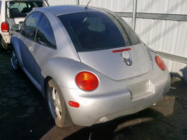 3VWCC21C3YM474006 - 2000 VOLKSWAGEN NEW BEETLE Silber Foto 3