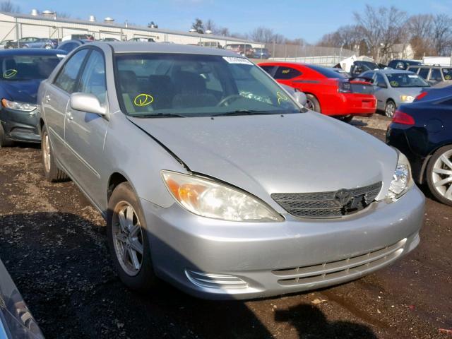 4T1BE30K72U020136 - 2002 TOYOTA CAMRY LE SILVER photo 1