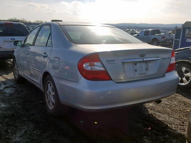 4T1BE30K72U020136 - 2002 TOYOTA CAMRY LE SILVER photo 3