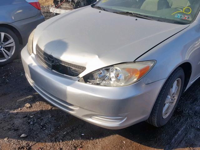 4T1BE30K72U020136 - 2002 TOYOTA CAMRY LE SILVER photo 9