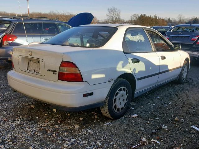 1HGCD5625RA170788 - 1994 HONDA ACCORD DX WHITE photo 4