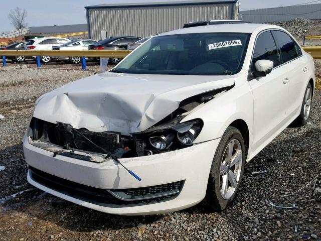 1VWBH7A31DC005079 - 2013 VOLKSWAGEN PASSAT SE WHITE photo 2