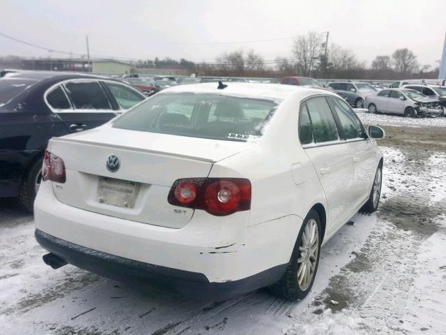 3VWRA7AJ5AM048013 - 2010 VOLKSWAGEN JETTA WOLF WHITE photo 4