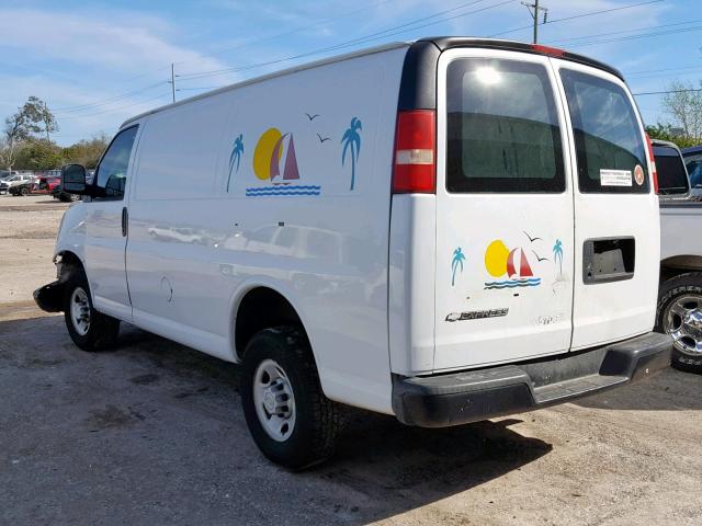 1GCGG25C881146712 - 2008 CHEVROLET EXPRESS G2 WHITE photo 3