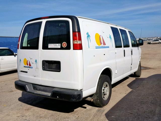 1GCGG25C881146712 - 2008 CHEVROLET EXPRESS G2 WHITE photo 4